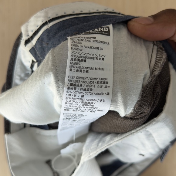 Kirkland non-Iron Work Relaxed Fit - size 32x34 - Picture 7 of 7